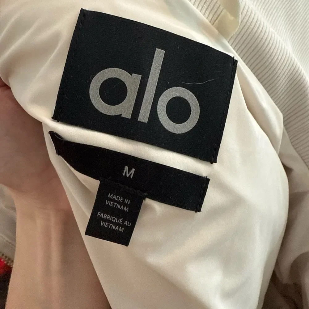 Alo Yoga Captivate Puffer Jacket